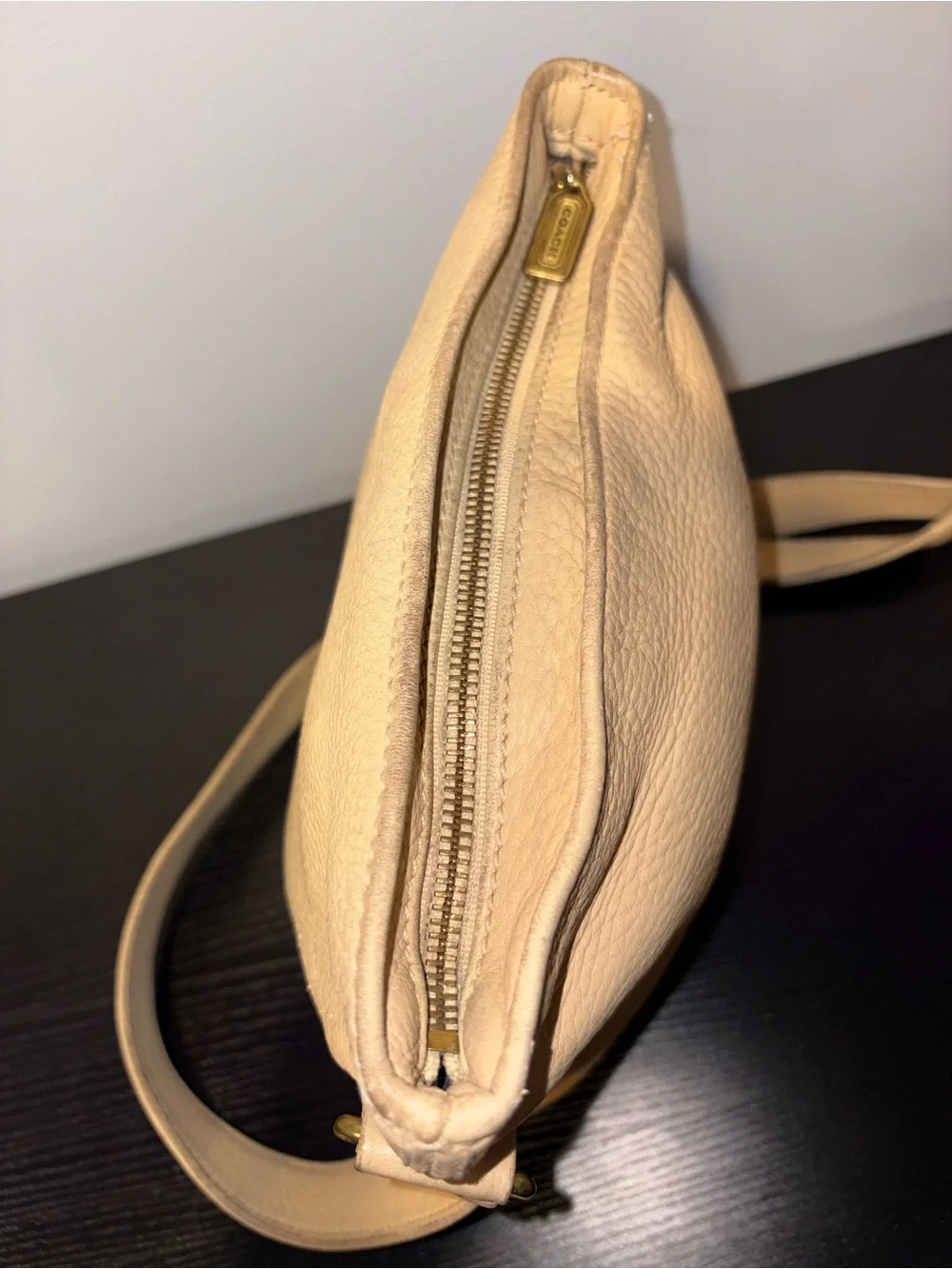 Coach Vintage Pebbled Leather Bucket Bag Cream Tan Crossbody Purse